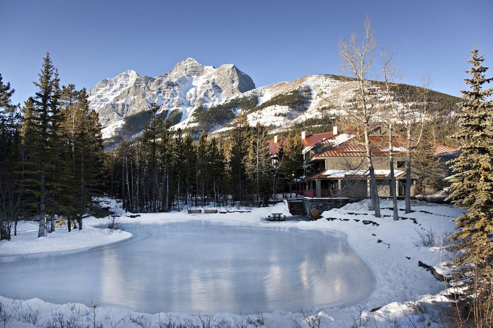 Mount Kidd Manor At