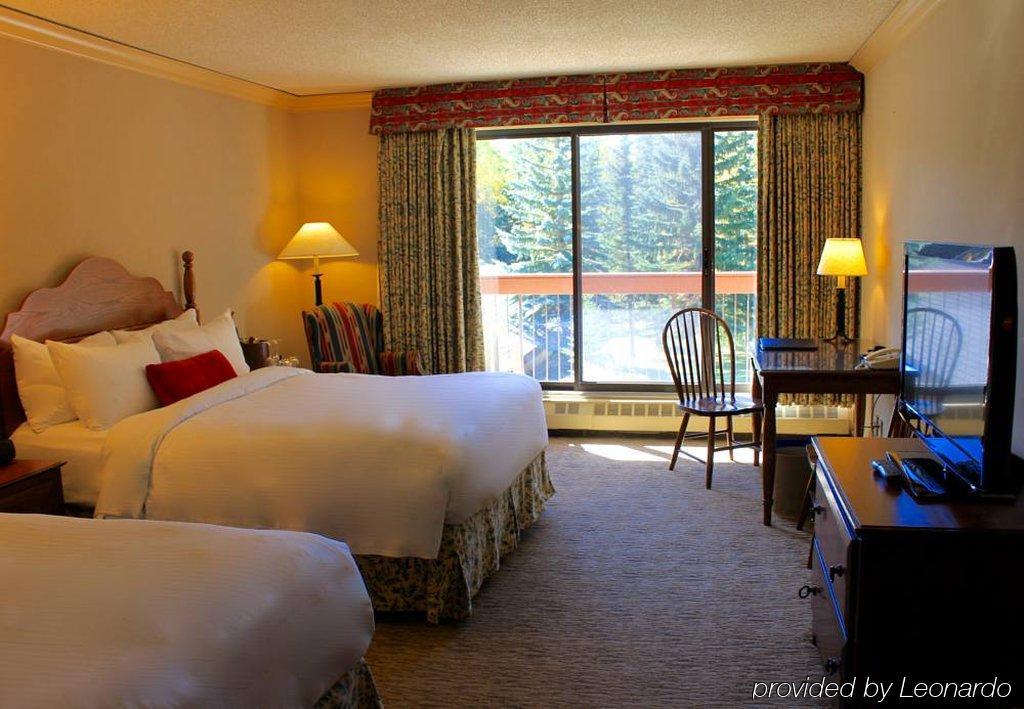 Mount Kidd Manor At Resort
