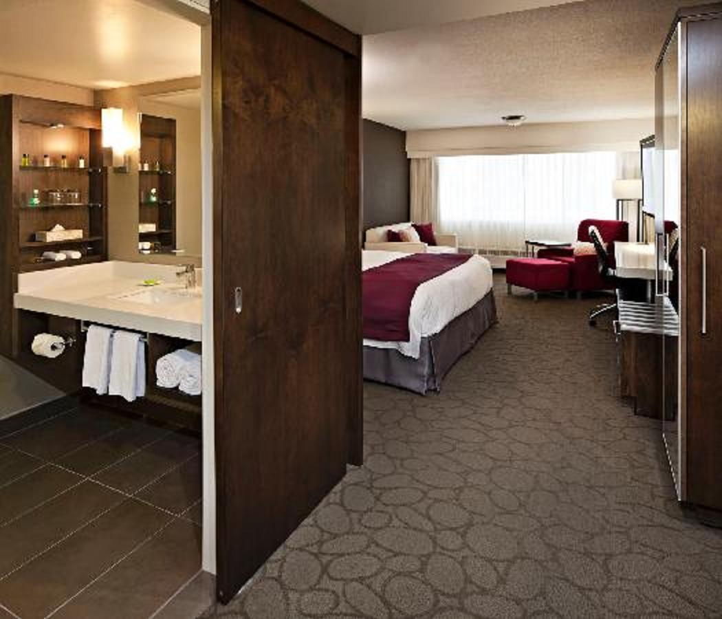 Hotel Crosswaters At 3*